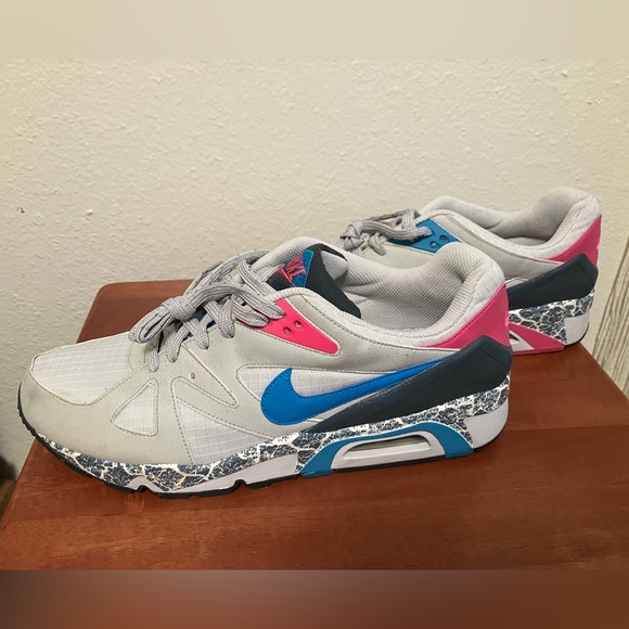 Vintage 2008 Nike Air Structure Triax